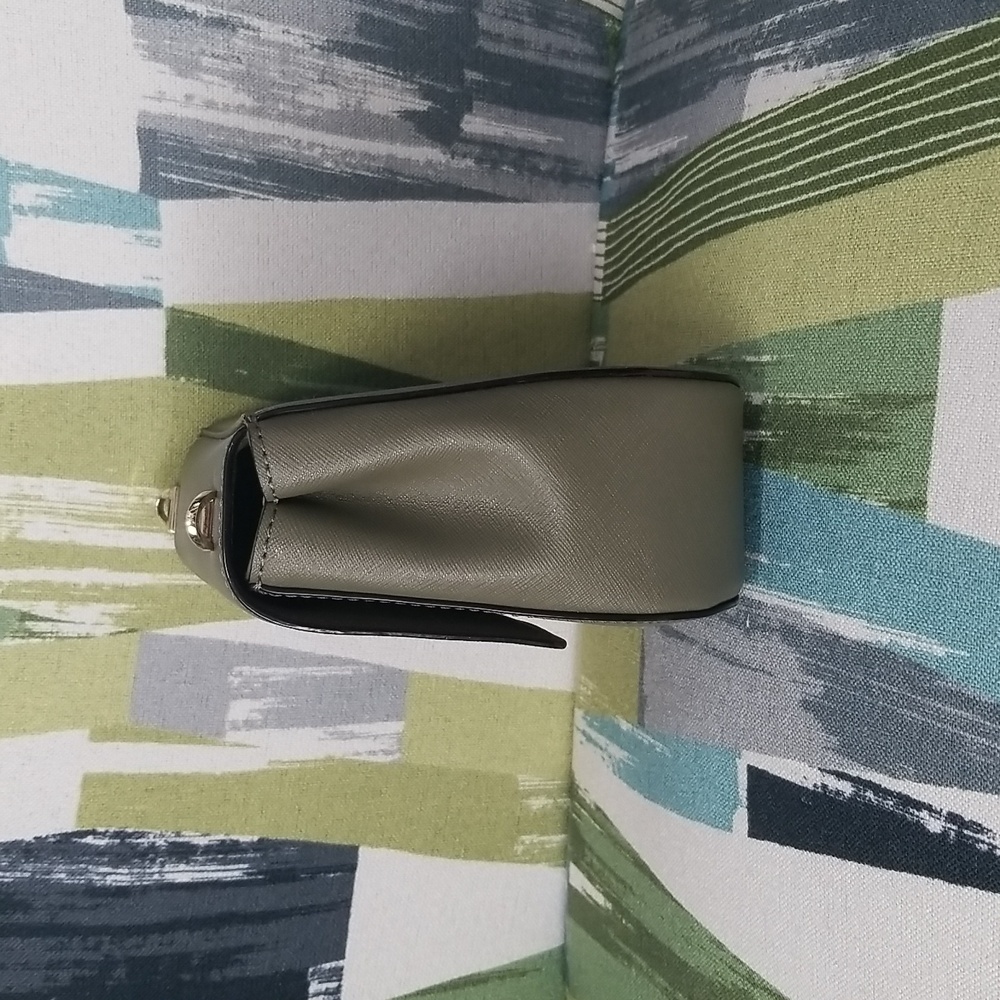 Kate Spade New York Small Byrdie in Green(Like New) - discontinued - Picture 6 of 11